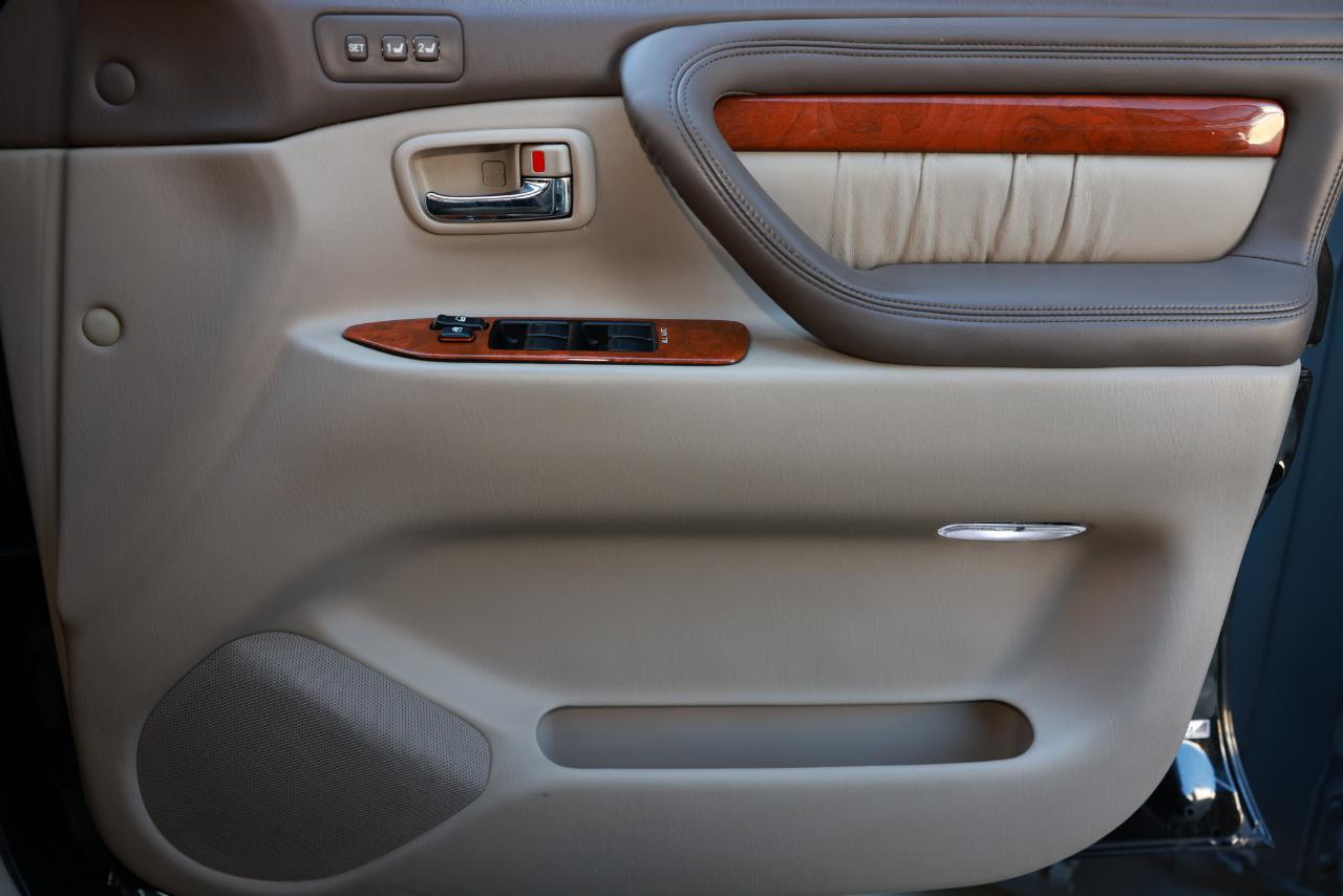 Toyota Land Cruiser  1999