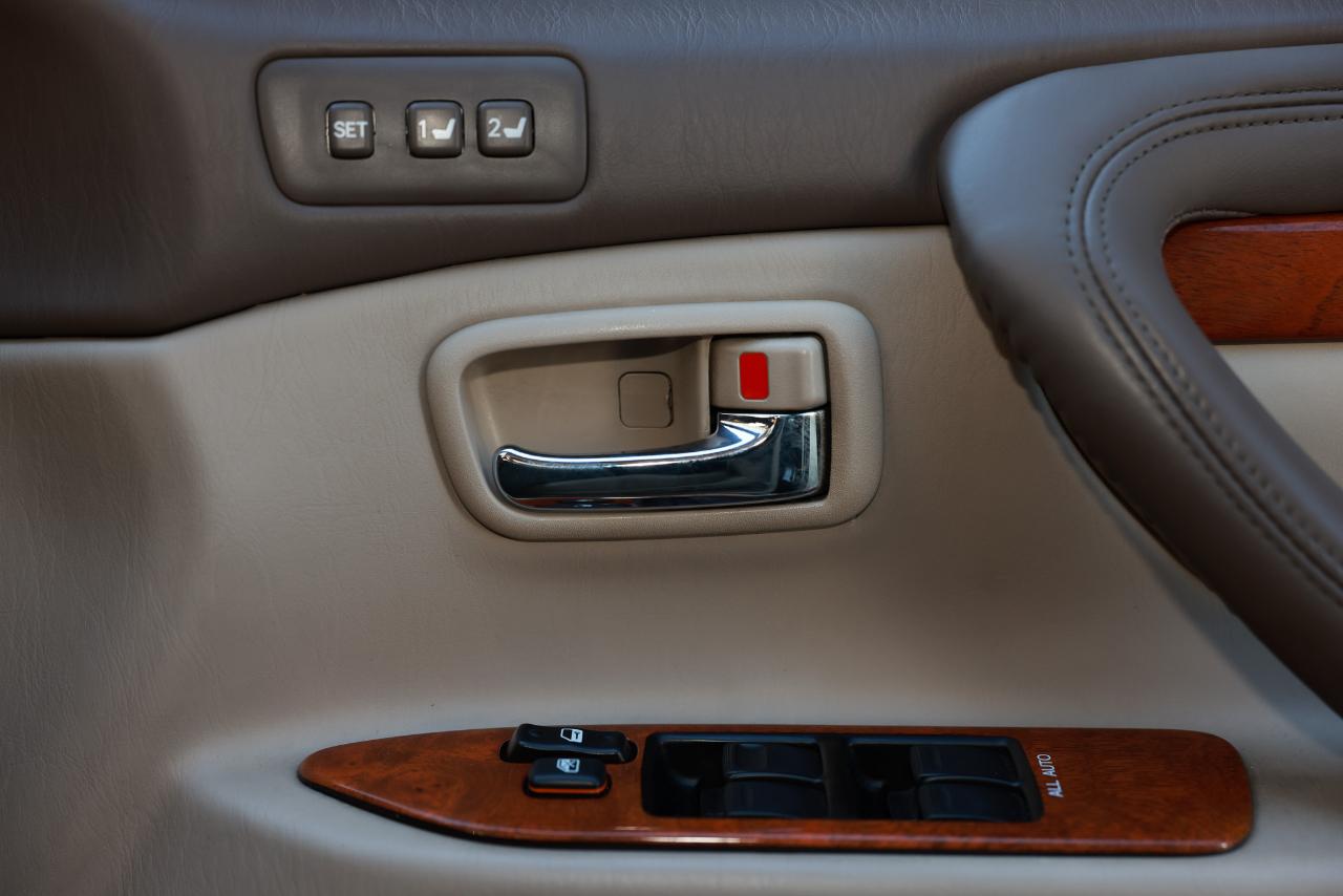 Toyota Land Cruiser  1999