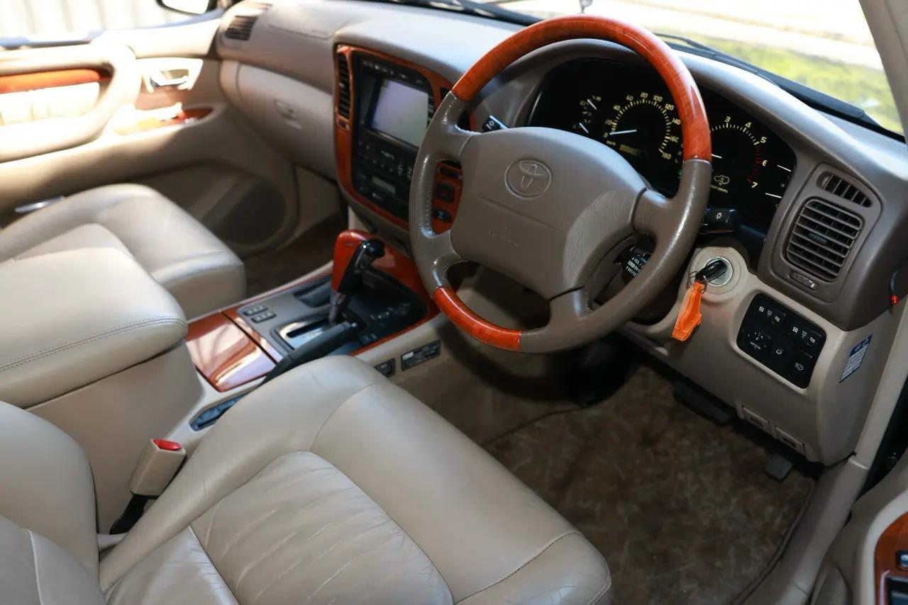 Toyota Land Cruiser  1999