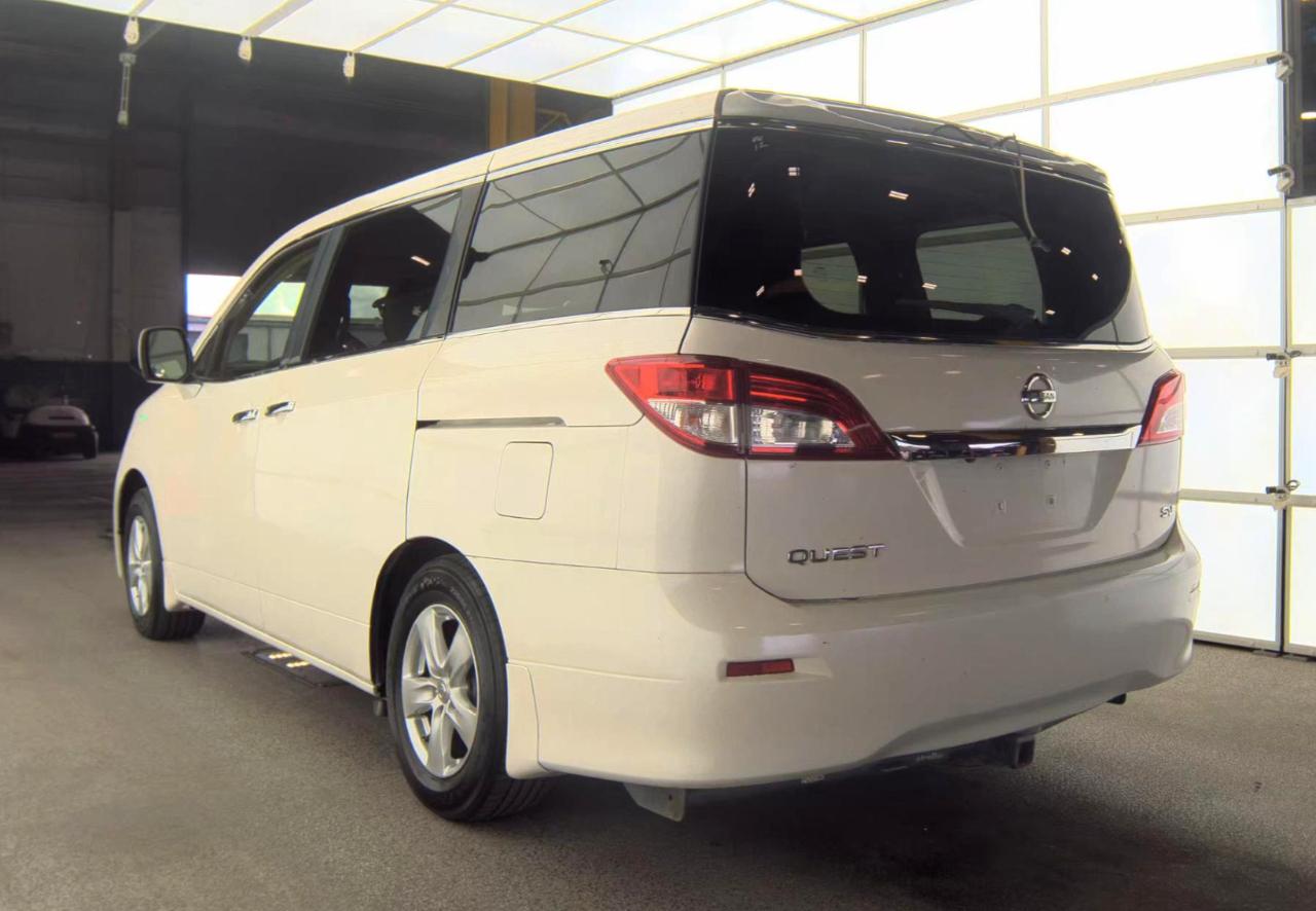 Nissan Quest  2013