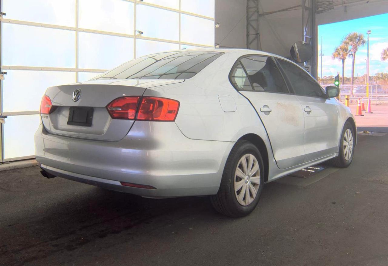 Volkswagen Jetta Sedan  2012