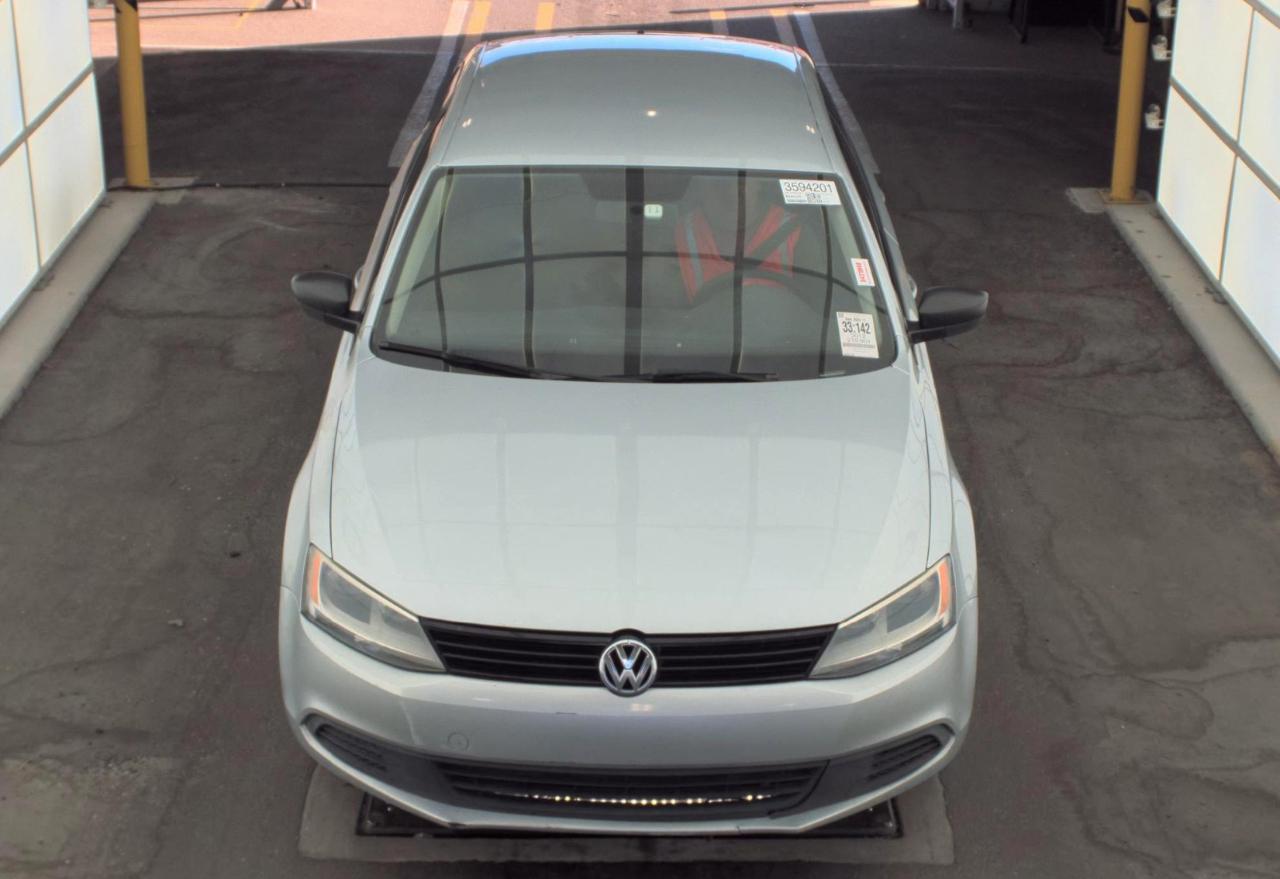 Volkswagen Jetta Sedan  2012