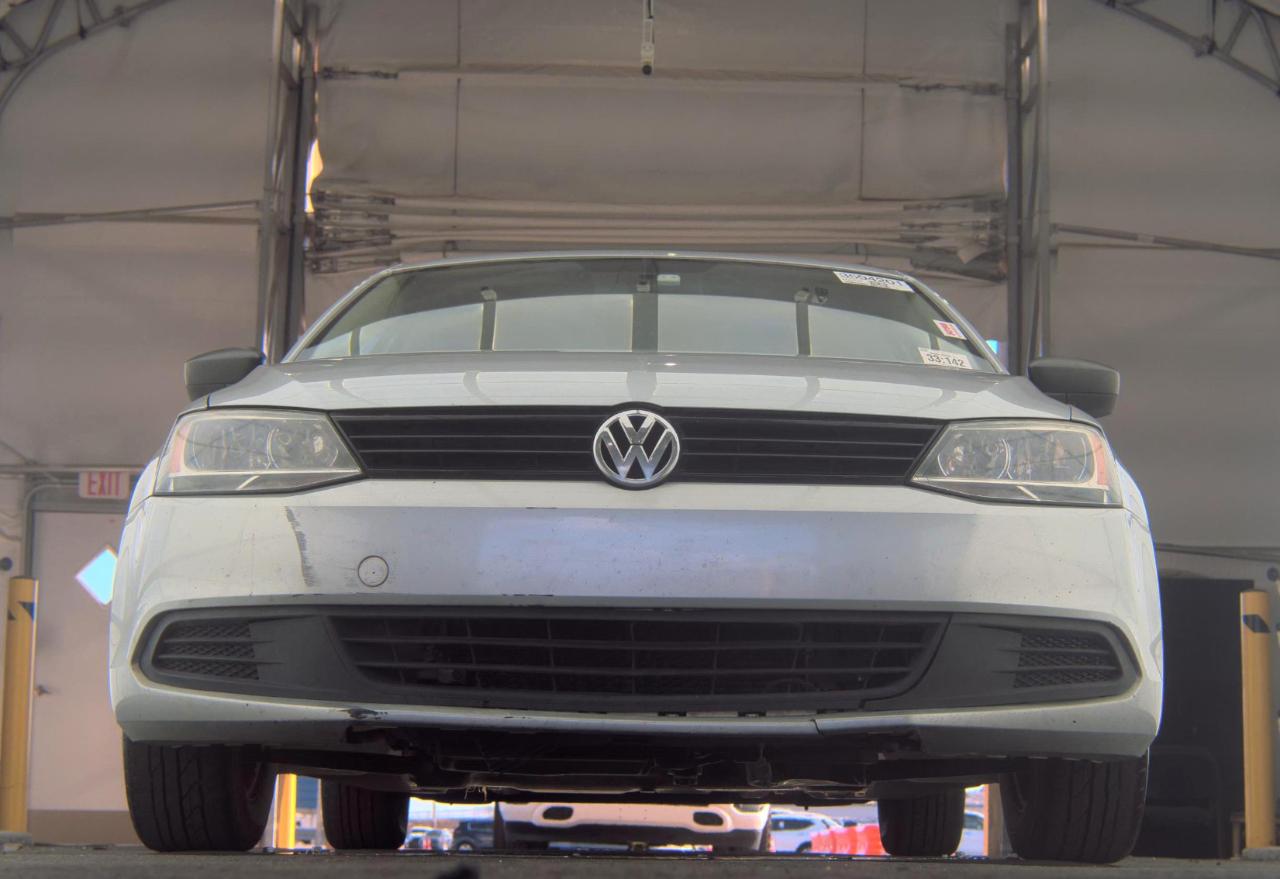 Volkswagen Jetta Sedan  2012