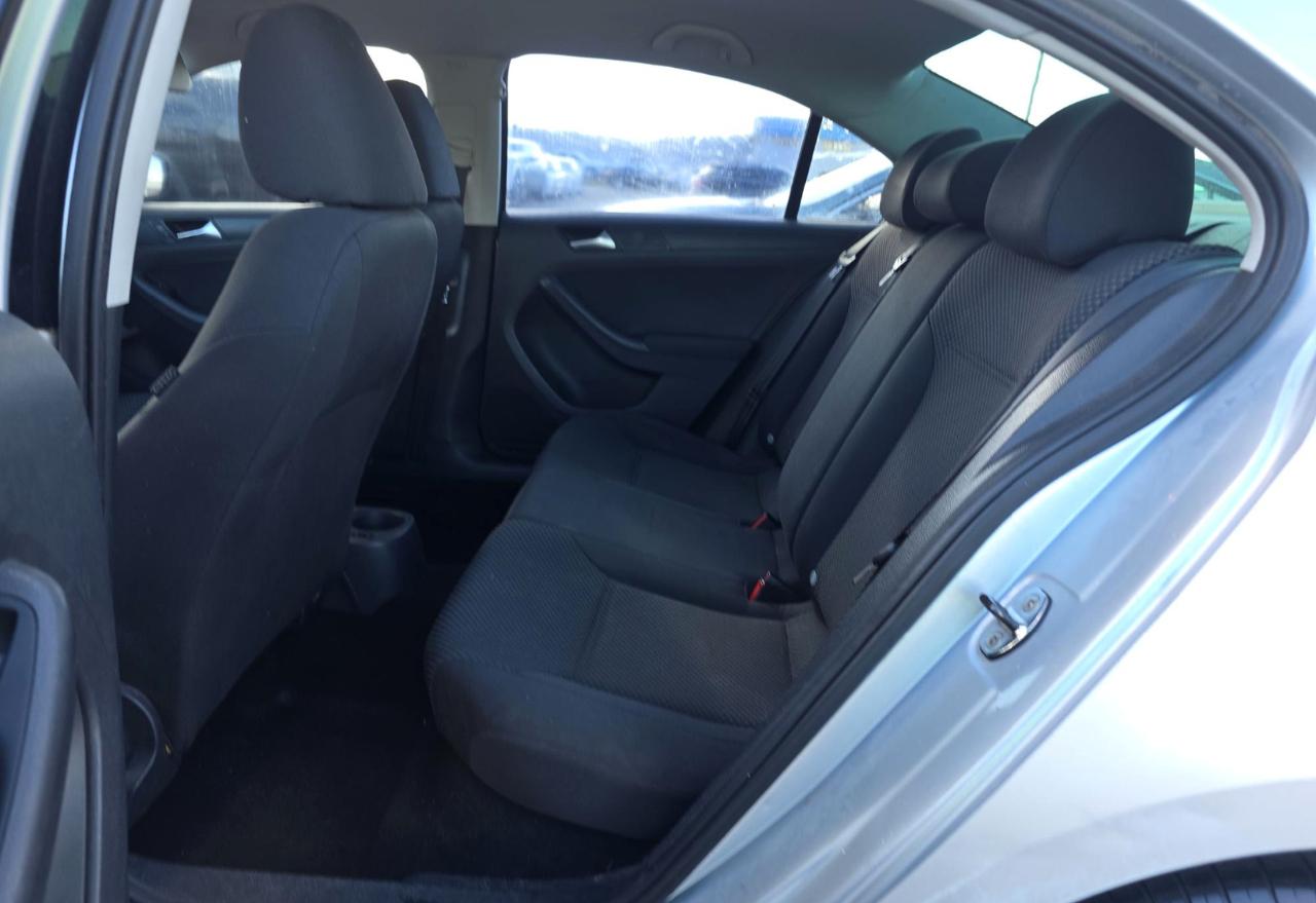 Volkswagen Jetta Sedan  2012