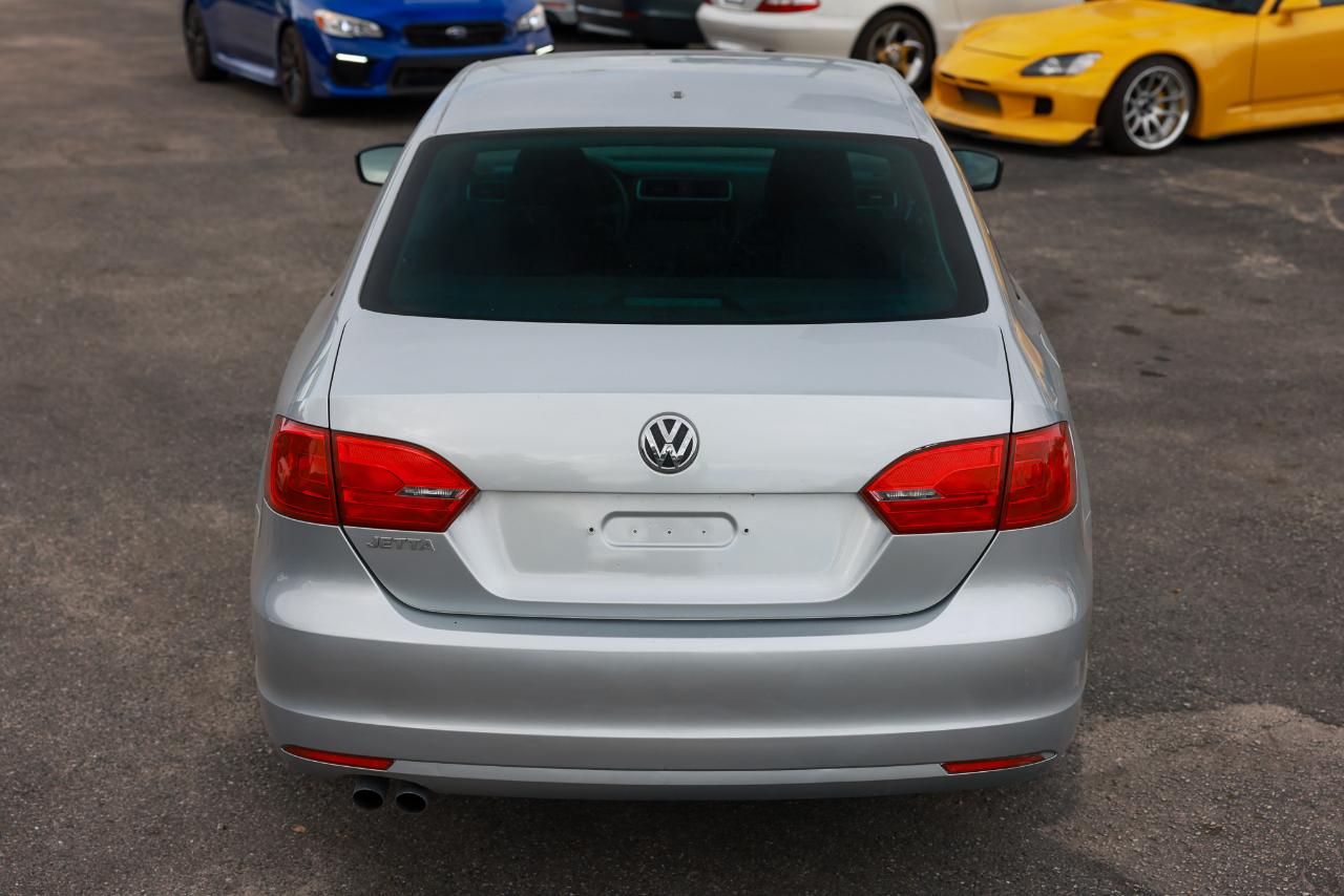 Volkswagen Jetta Sedan  2012