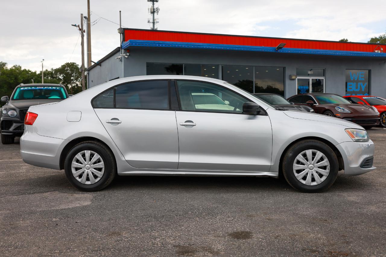 Volkswagen Jetta Sedan  2012