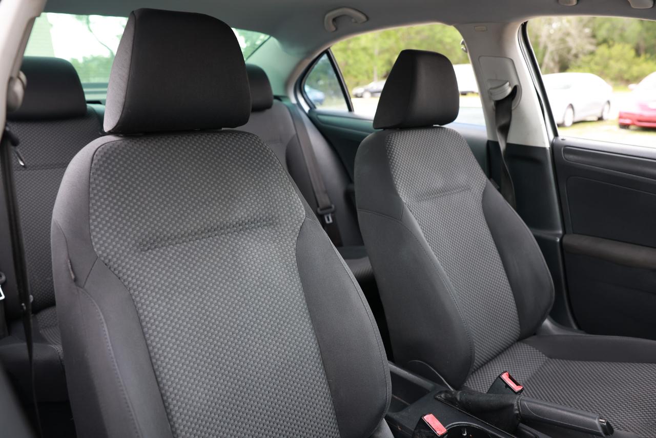 Volkswagen Jetta Sedan  2012