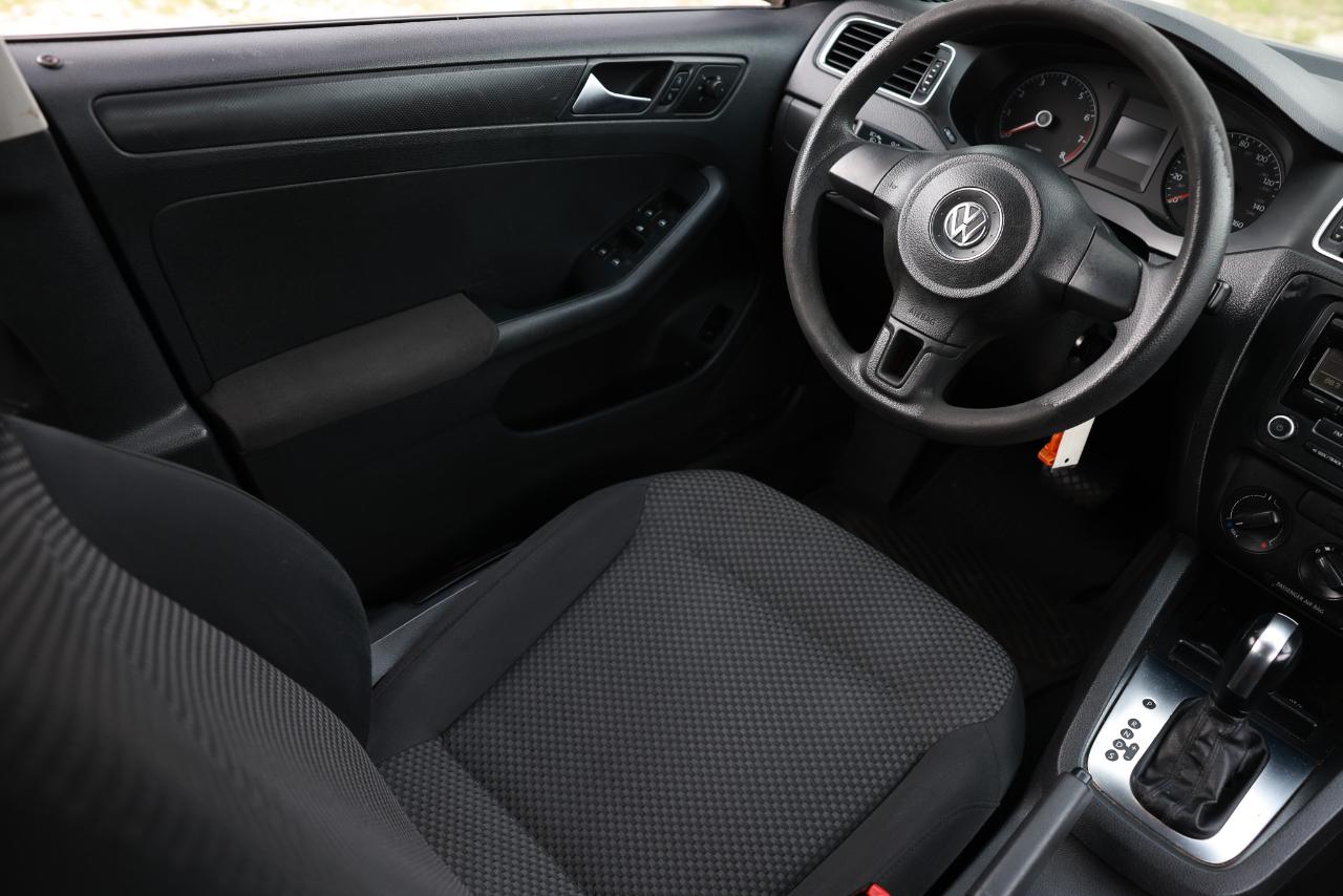 Volkswagen Jetta Sedan  2012
