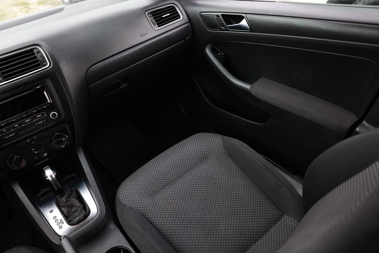 Volkswagen Jetta Sedan  2012