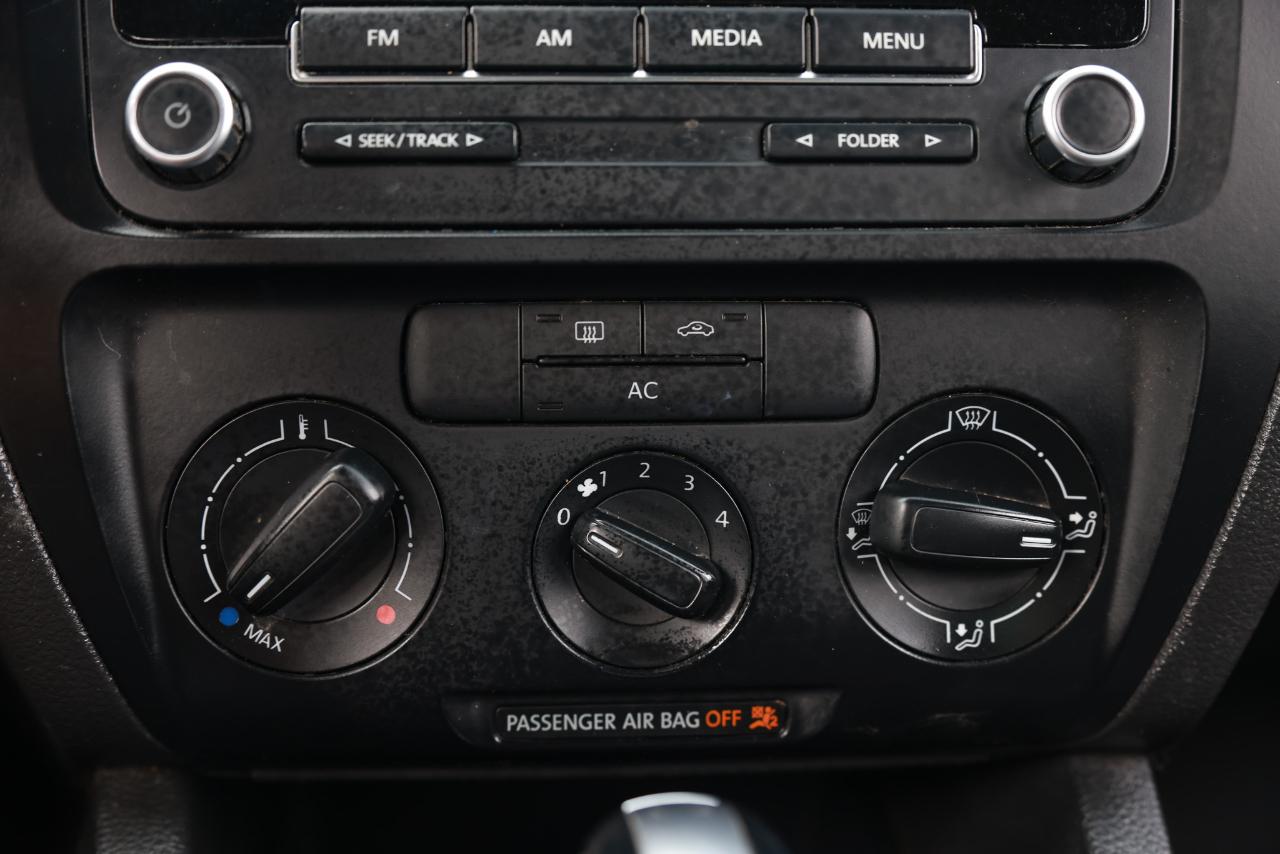 Volkswagen Jetta Sedan  2012