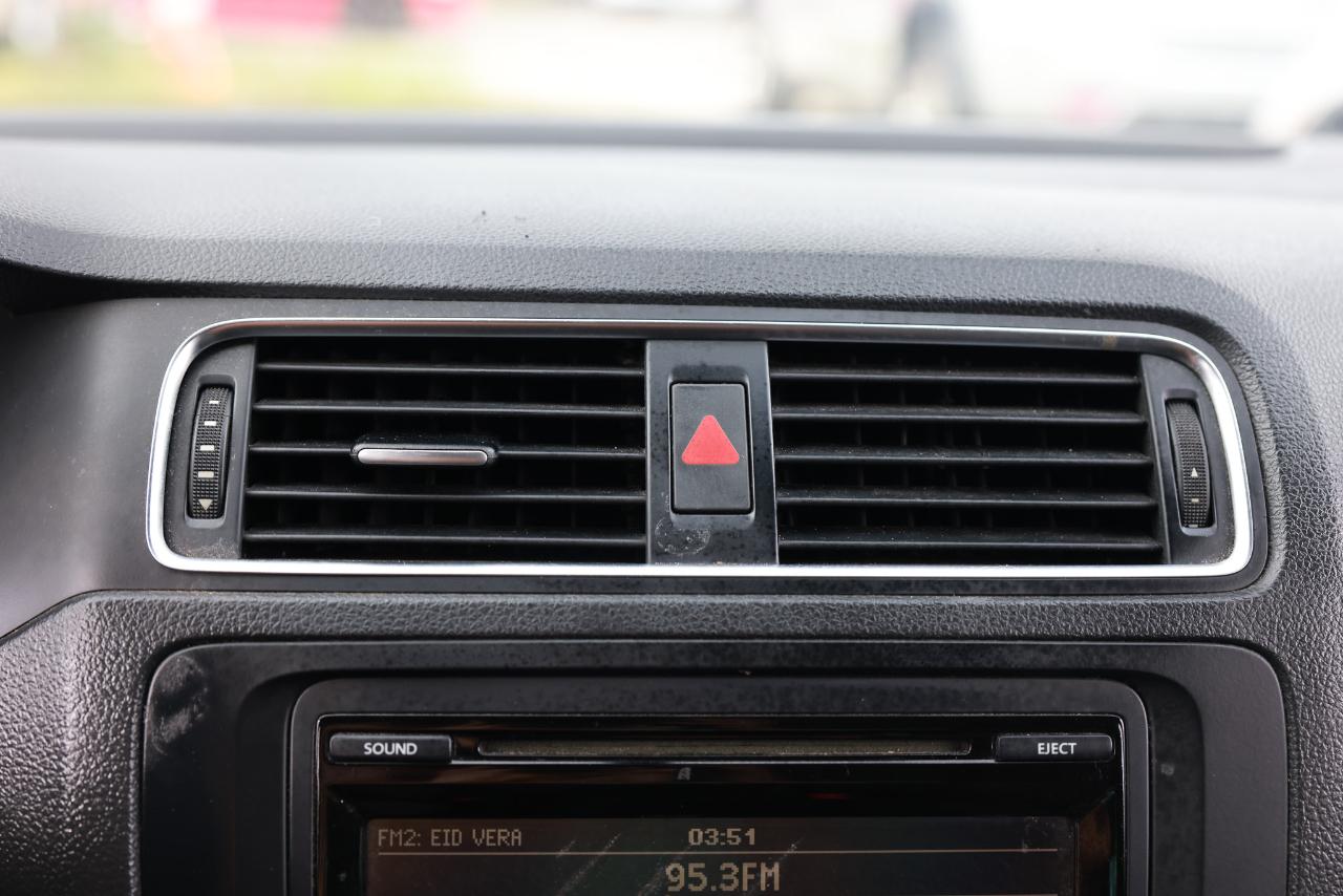 Volkswagen Jetta Sedan  2012