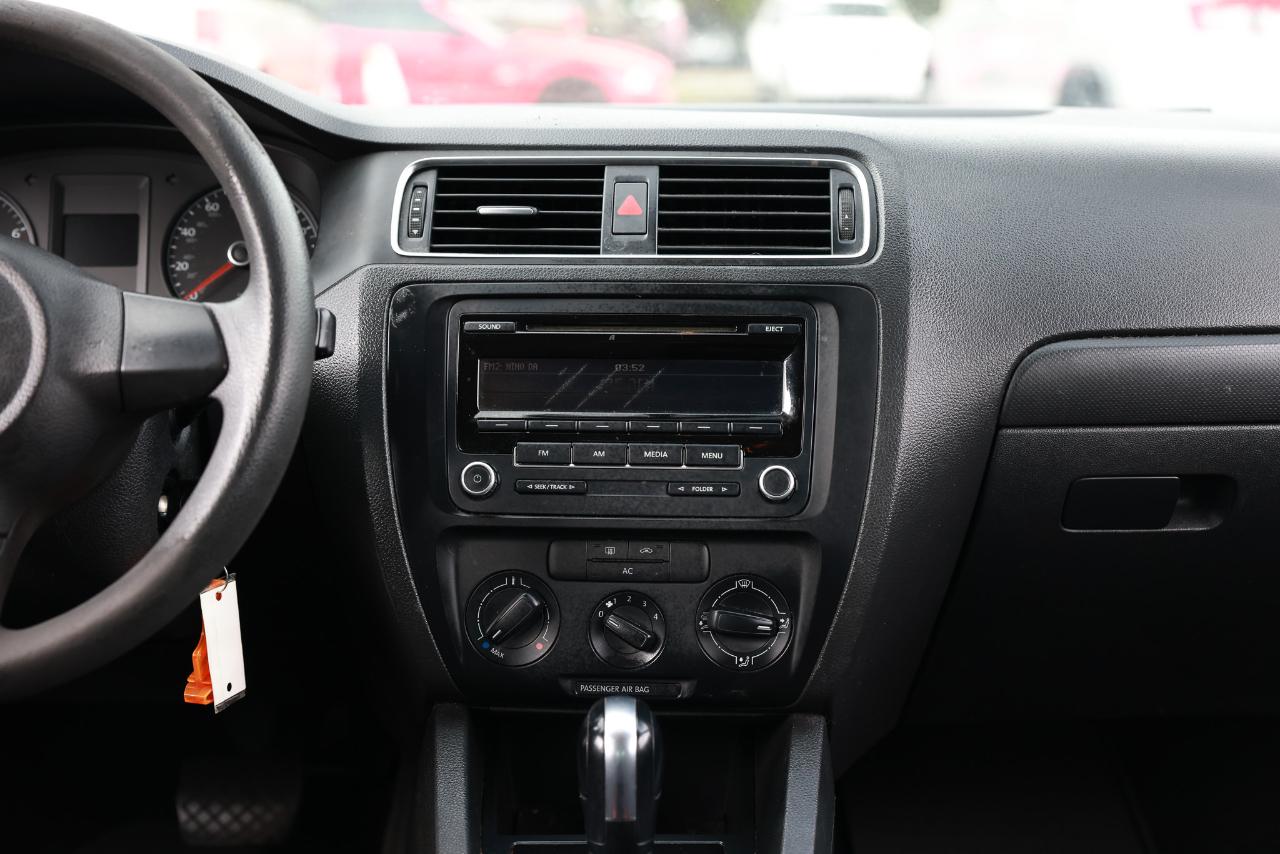 Volkswagen Jetta Sedan  2012