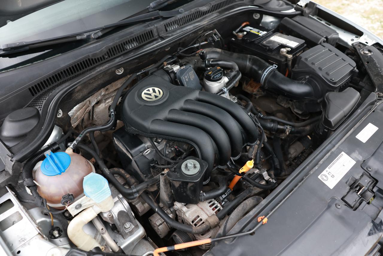 Volkswagen Jetta Sedan  2012