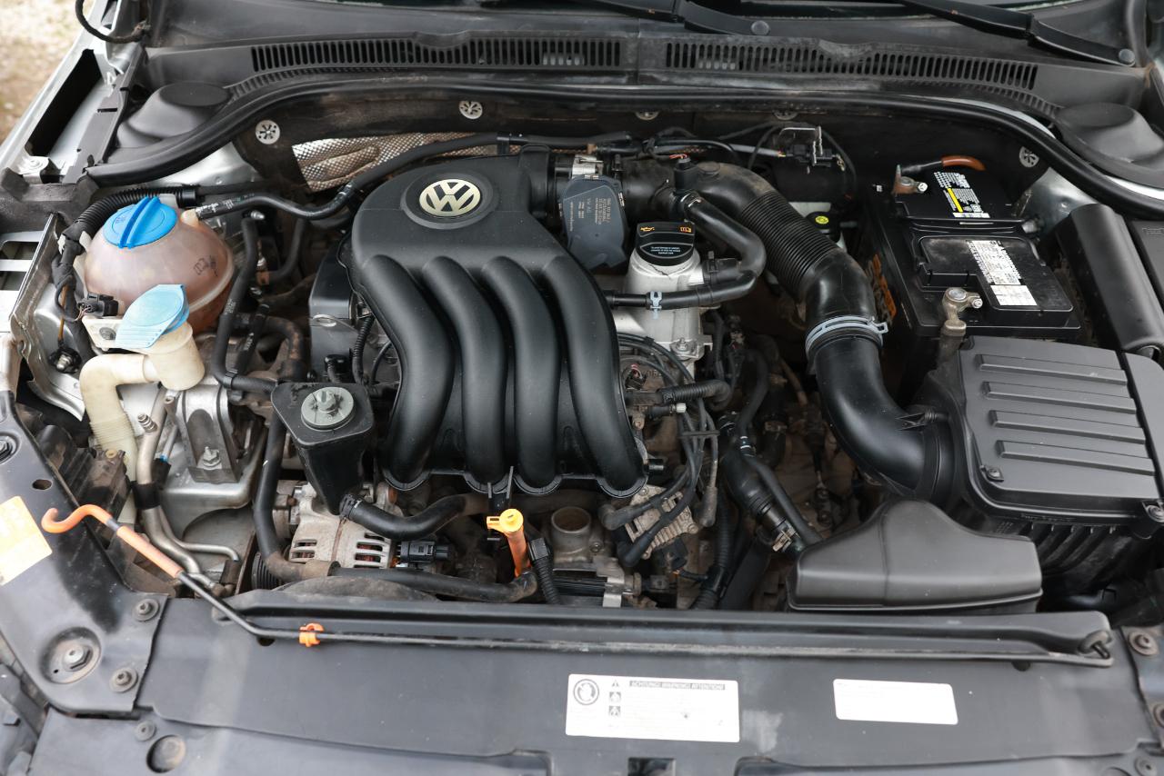 Volkswagen Jetta Sedan  2012