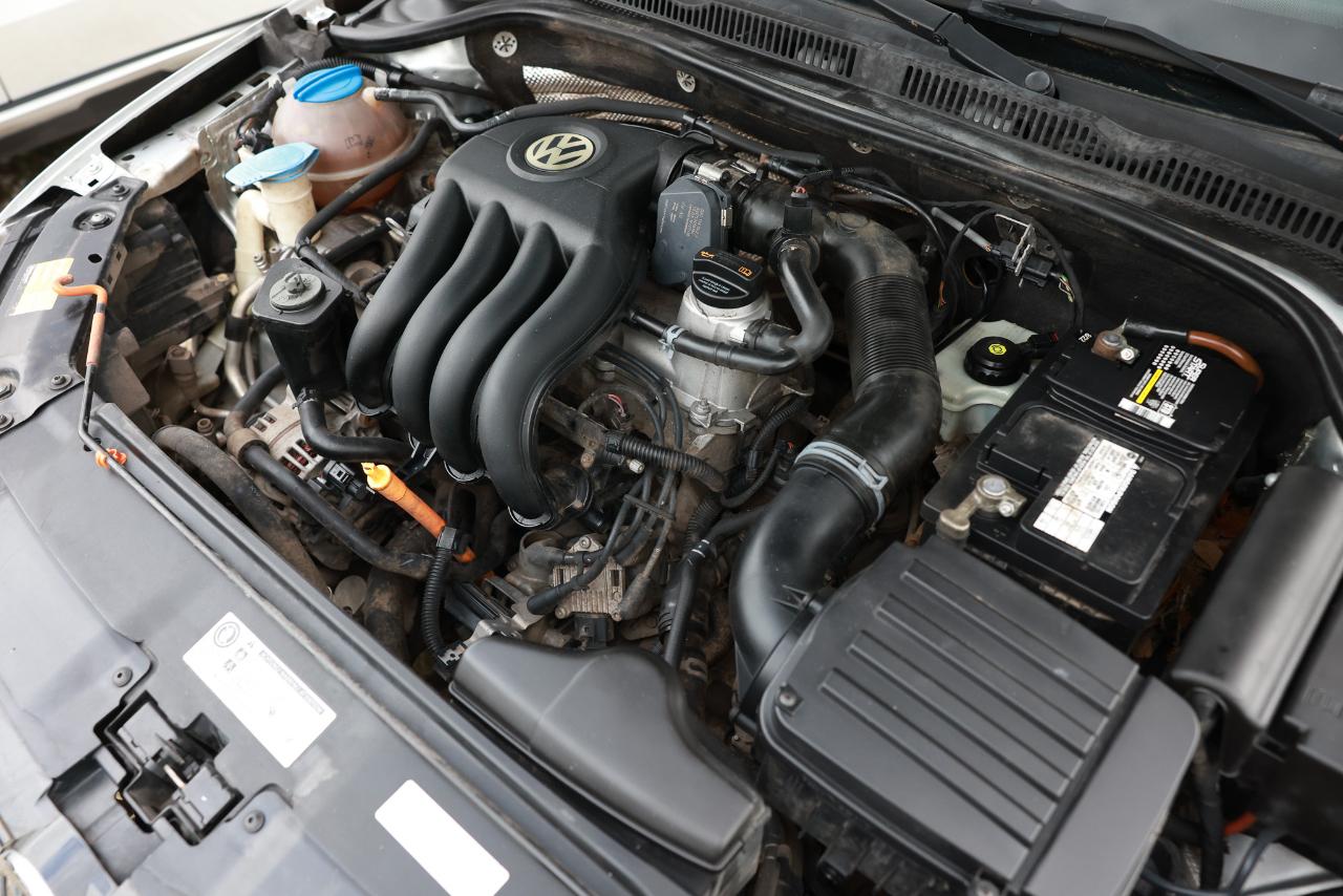 Volkswagen Jetta Sedan  2012