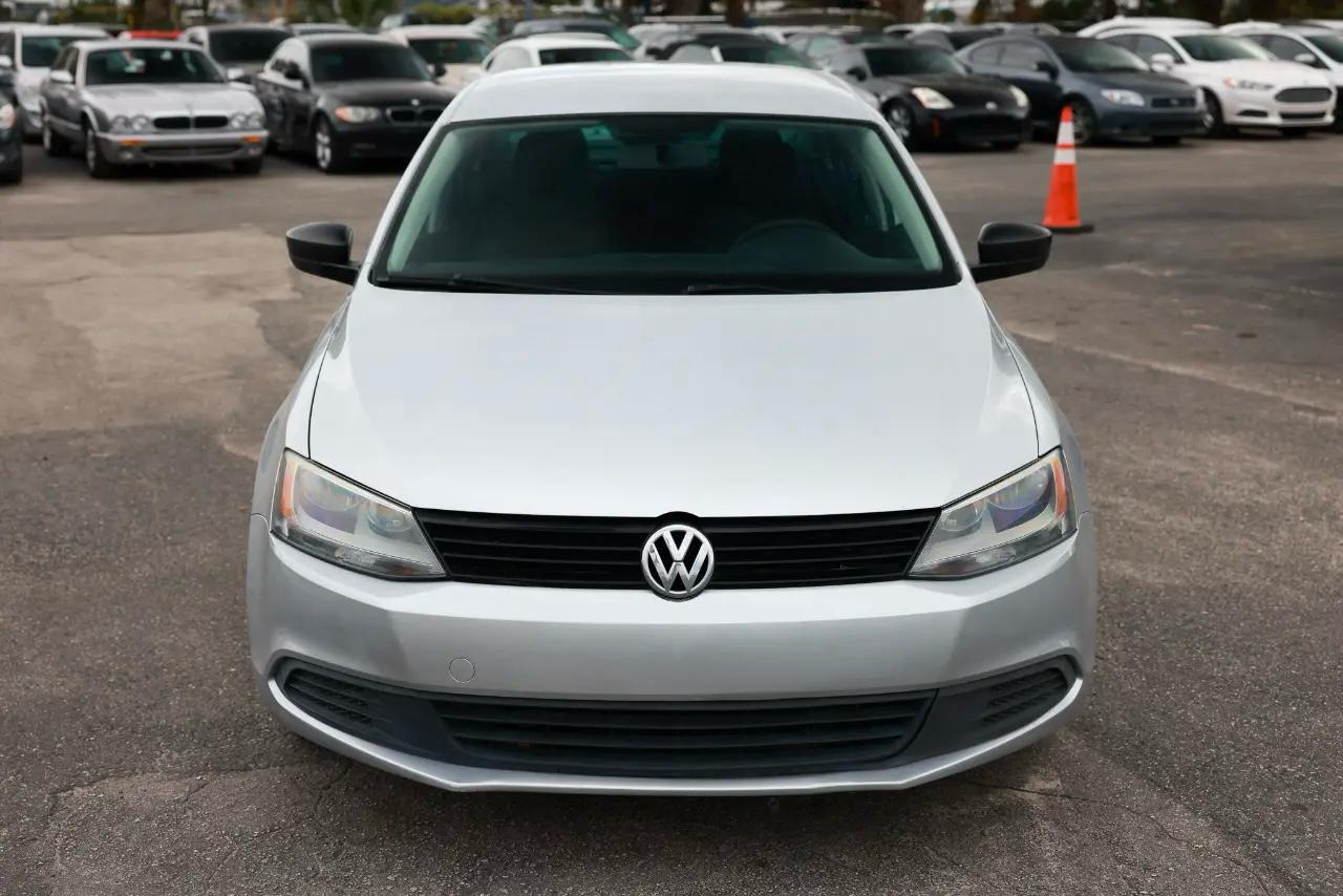 Volkswagen Jetta Sedan  2012