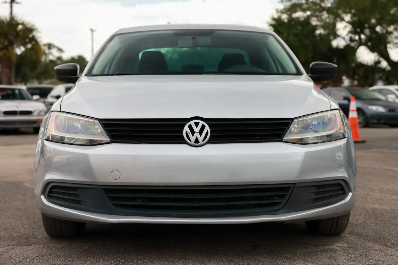 Volkswagen Jetta Sedan  2012