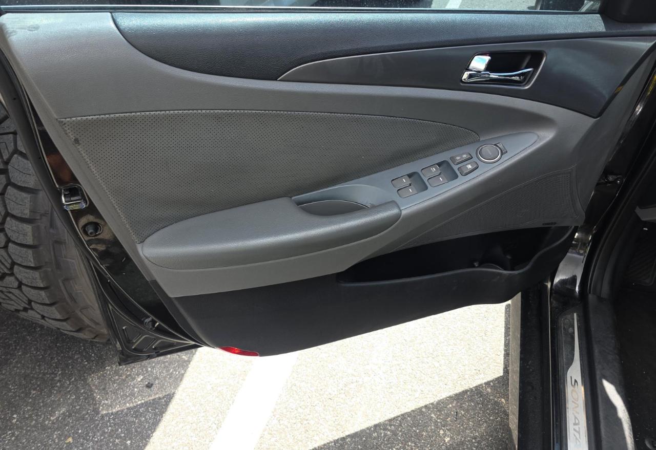 Hyundai Sonata Hybrid  2014