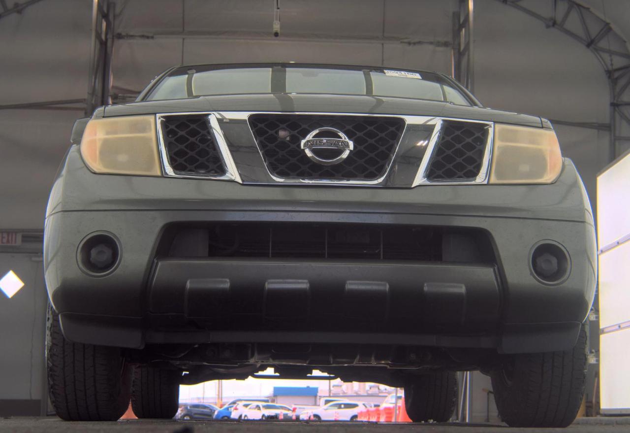 Nissan Pathfinder  2005