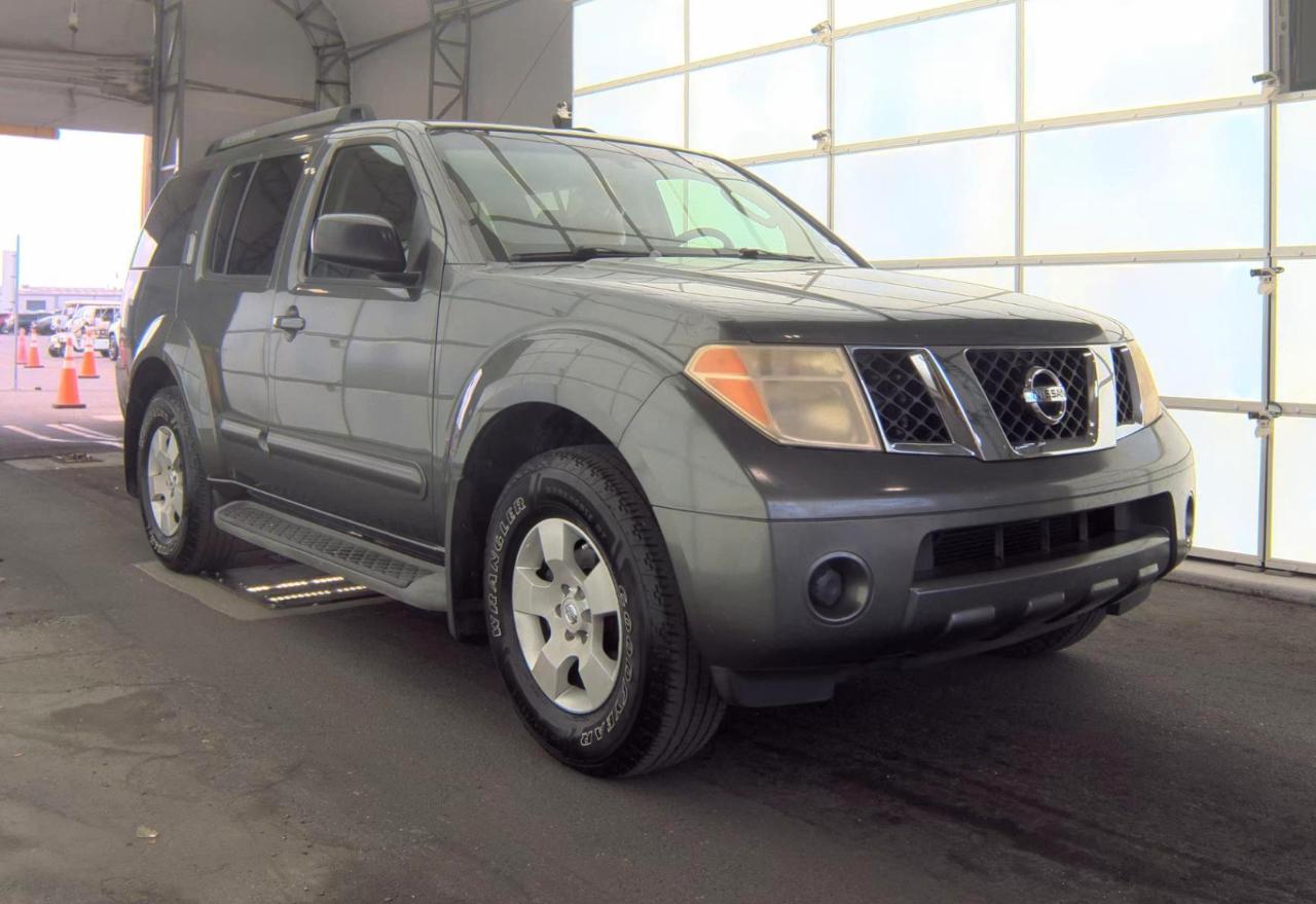 Nissan Pathfinder  2005