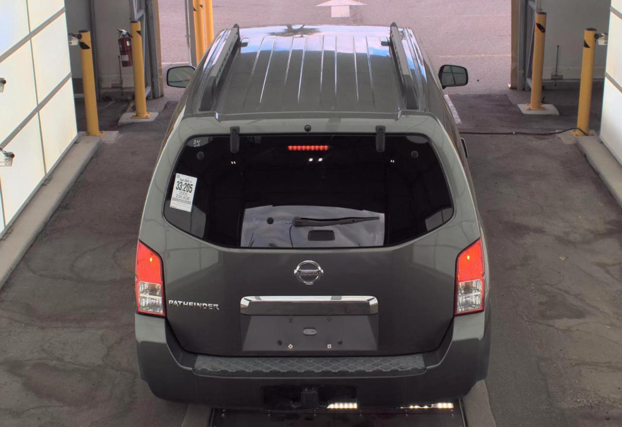 Nissan Pathfinder  2005