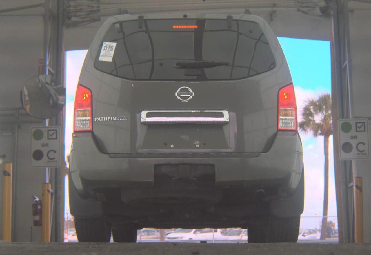 Nissan Pathfinder  2005