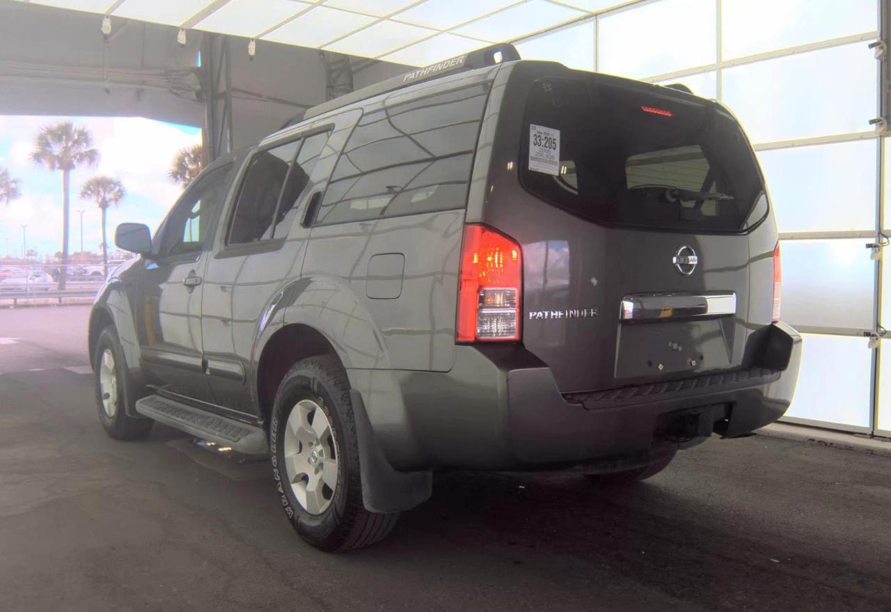 Nissan Pathfinder  2005