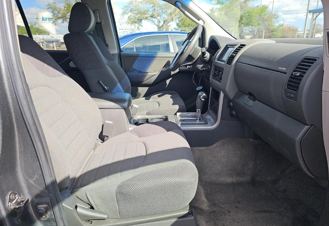 Nissan Pathfinder  2005