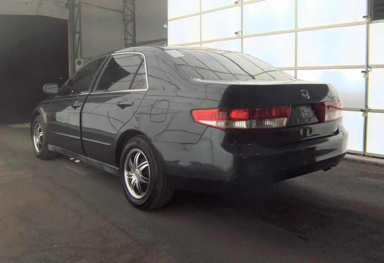 Honda Accord Sdn  2004