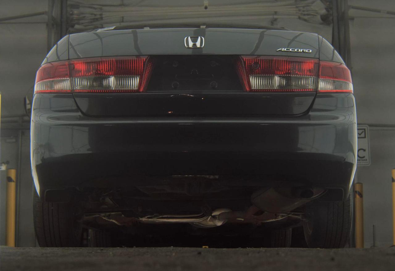 Honda Accord Sdn  2004