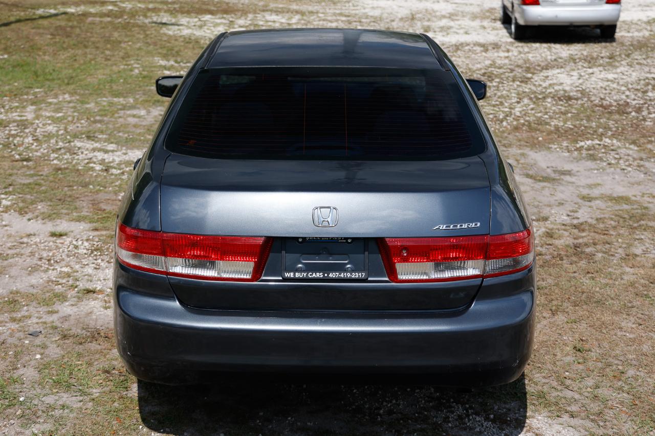 Honda Accord Sdn  2004