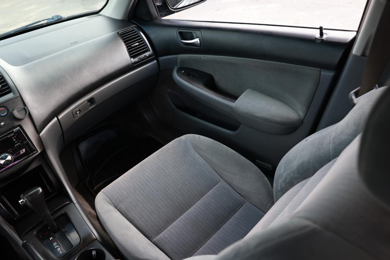 Honda Accord Sdn  2004