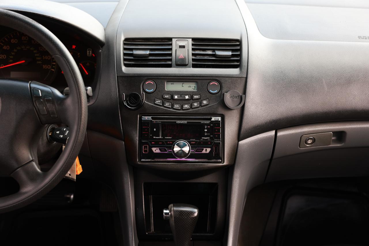 Honda Accord Sdn  2004