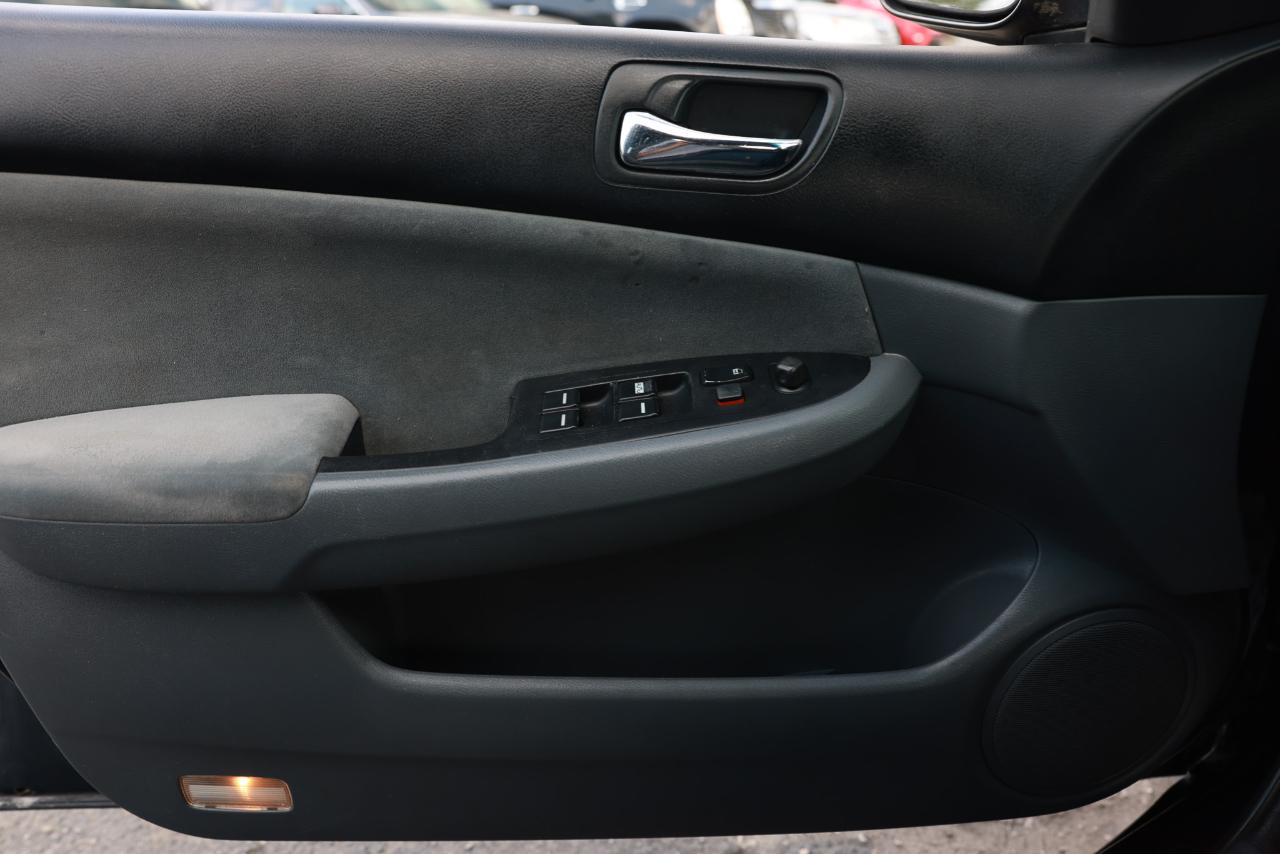 Honda Accord Sdn  2004