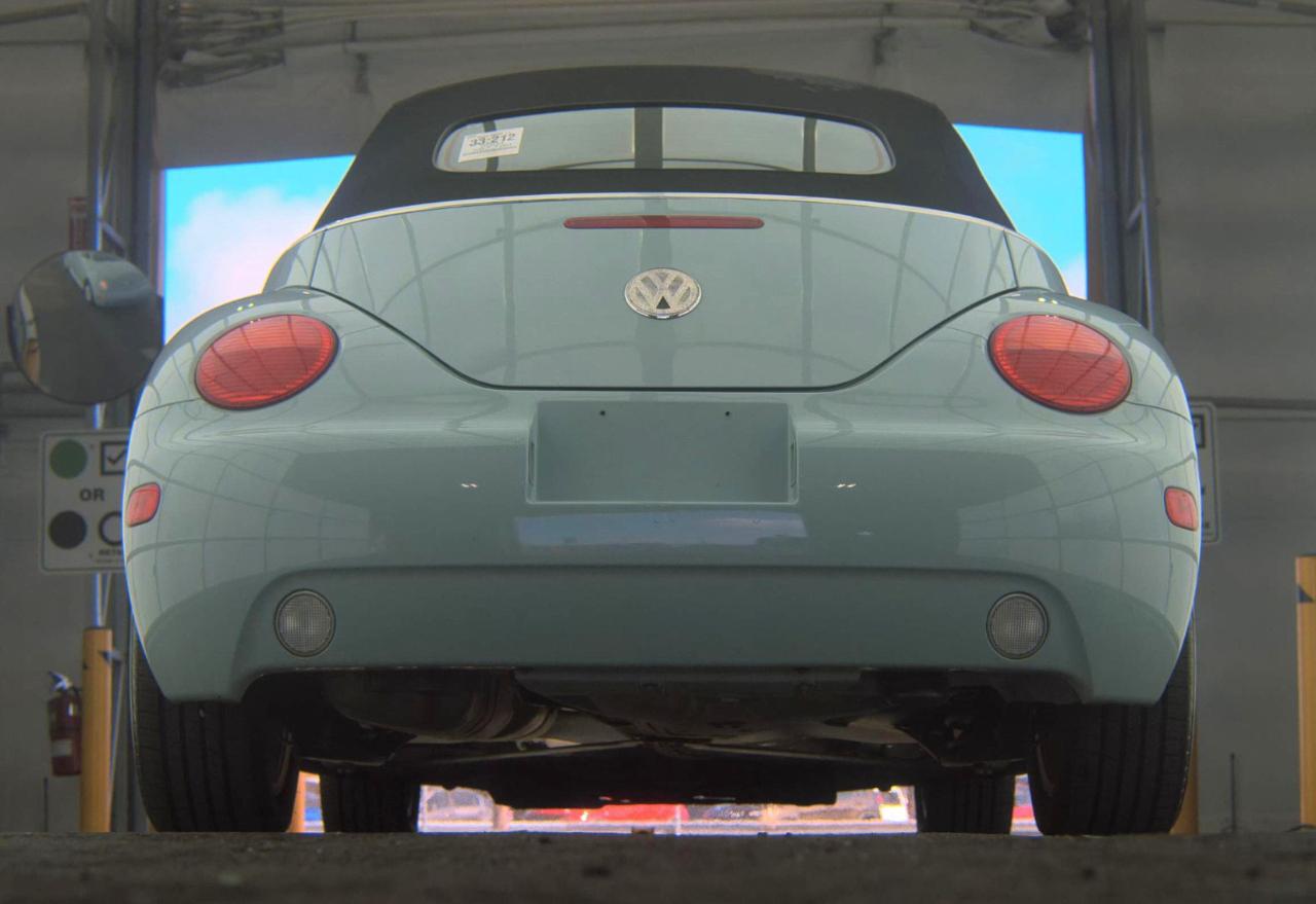 Volkswagen New Beetle  2004