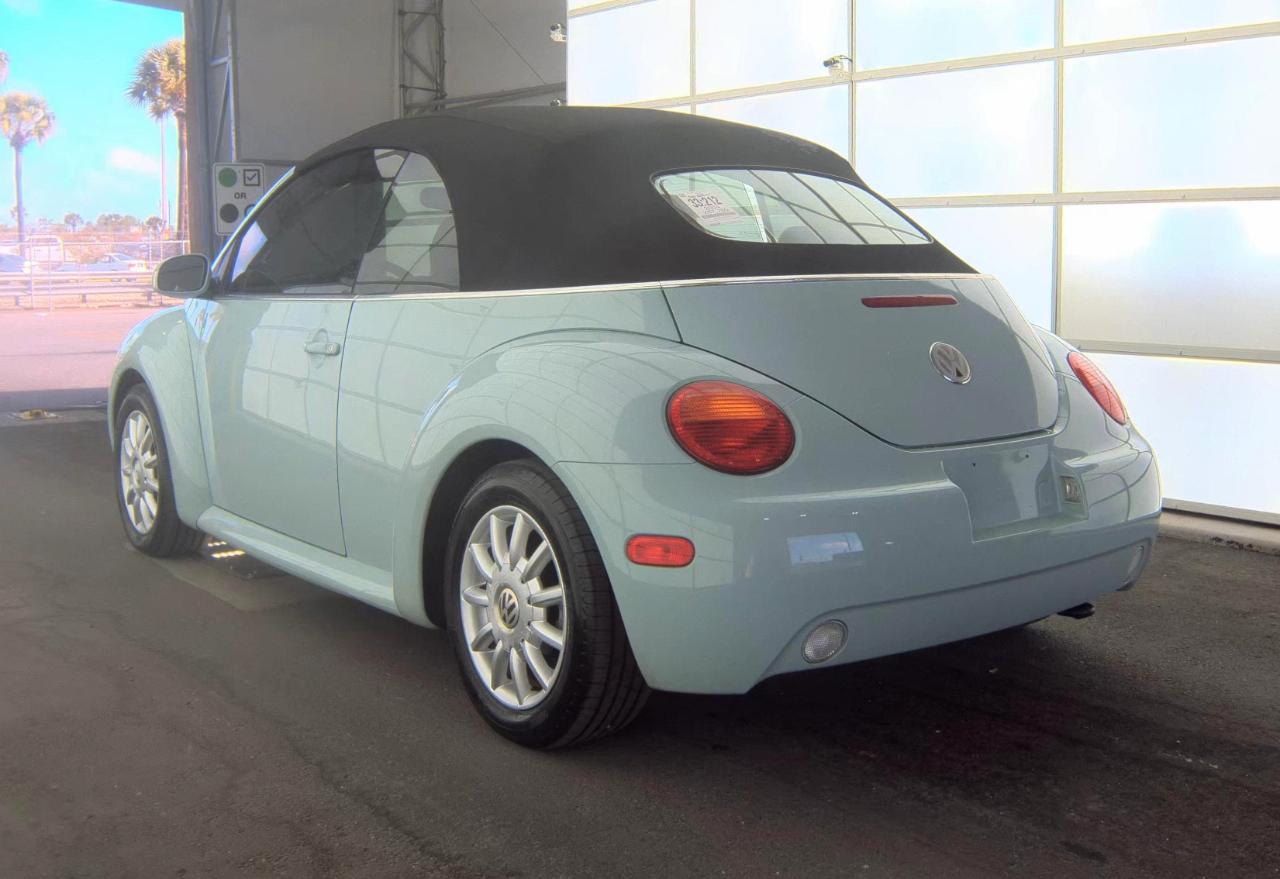 Volkswagen New Beetle  2004
