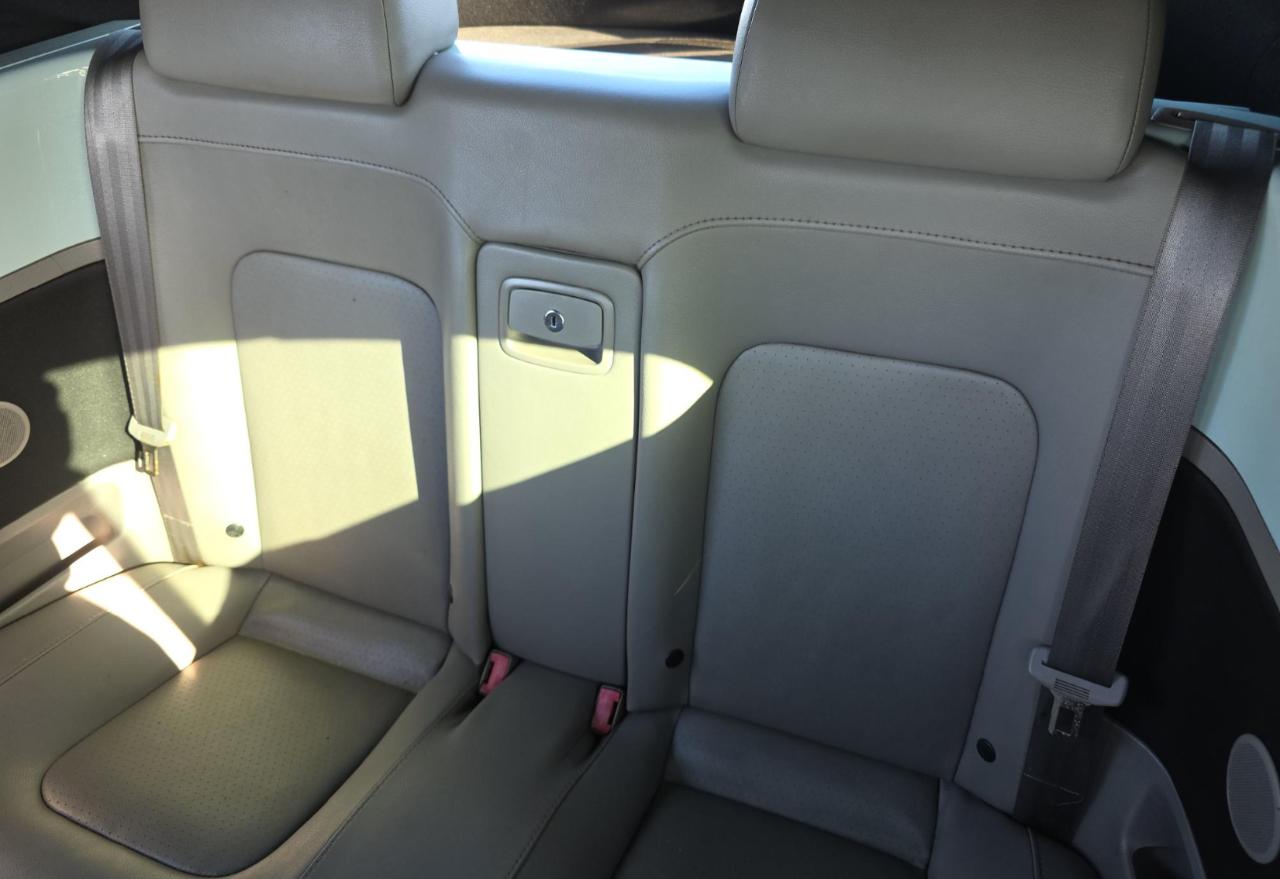 Volkswagen New Beetle  2004