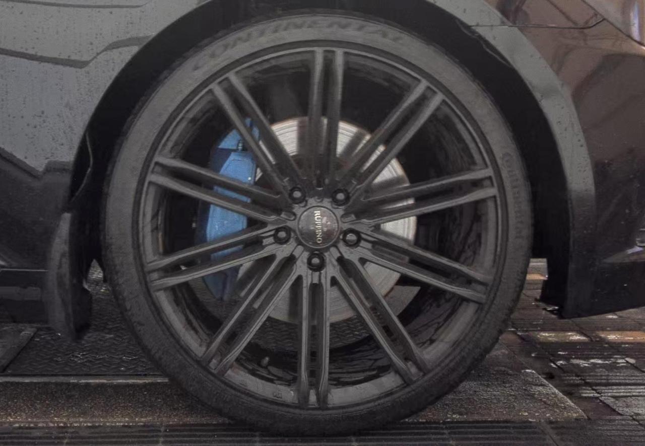 Hyundai Genesis  2015