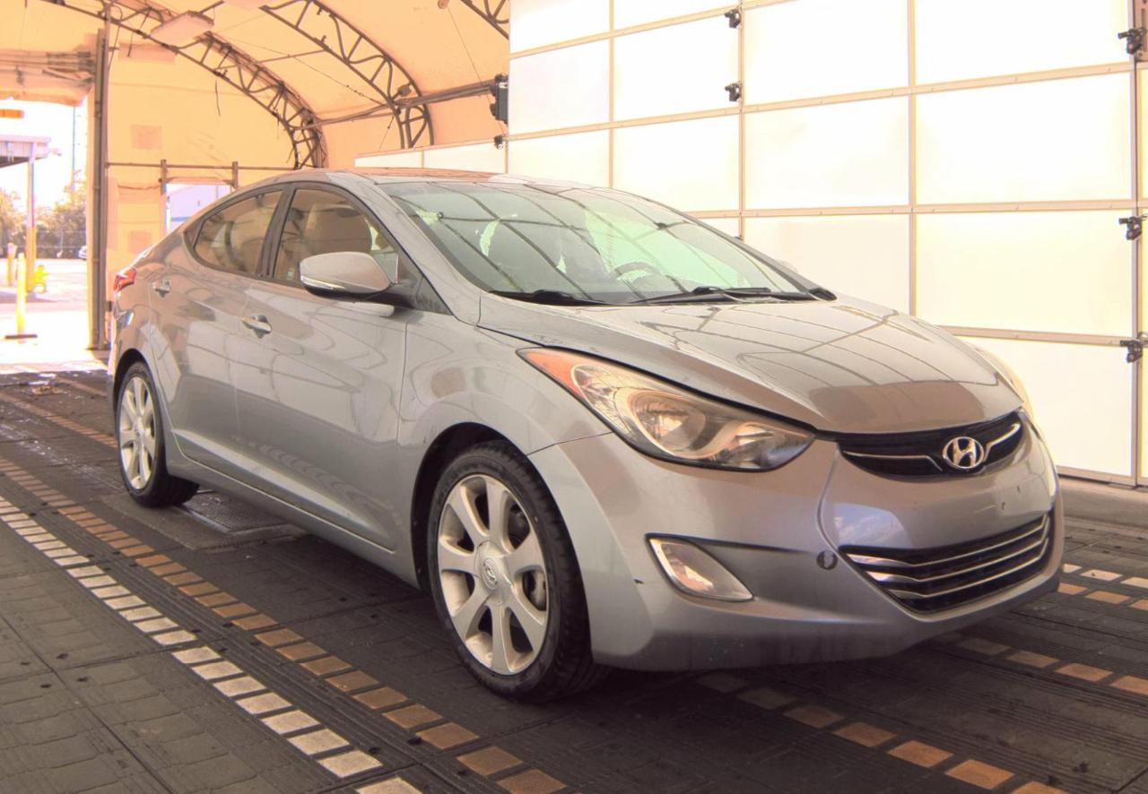 Hyundai Elantra  2013