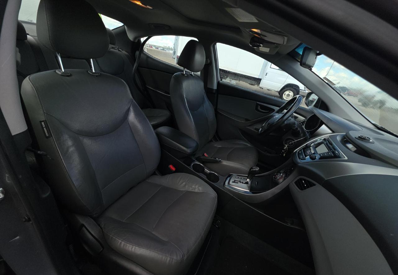 Hyundai Elantra  2013