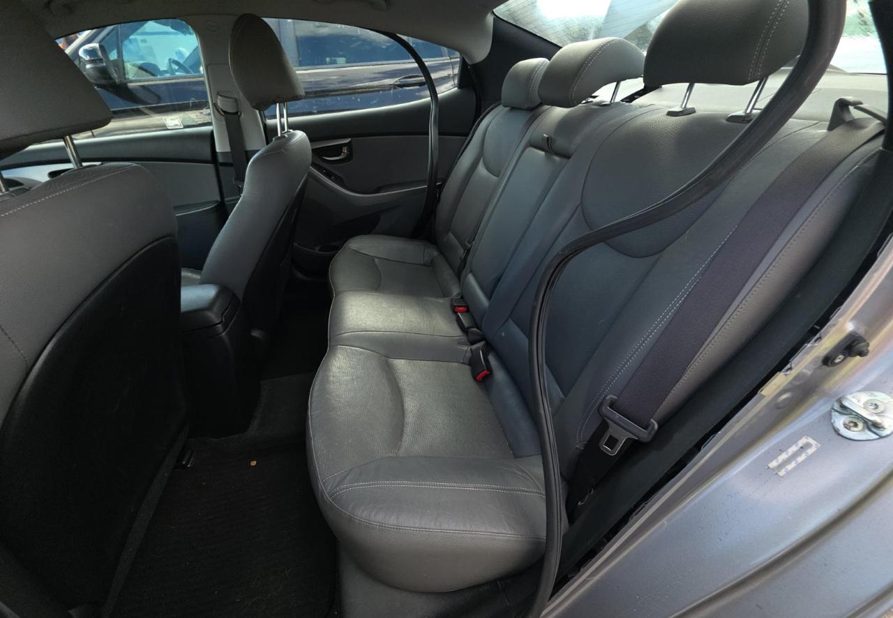 Hyundai Elantra  2013