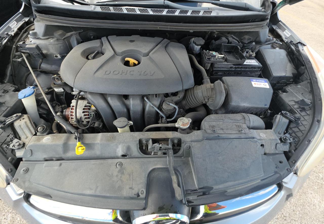 Hyundai Elantra  2013