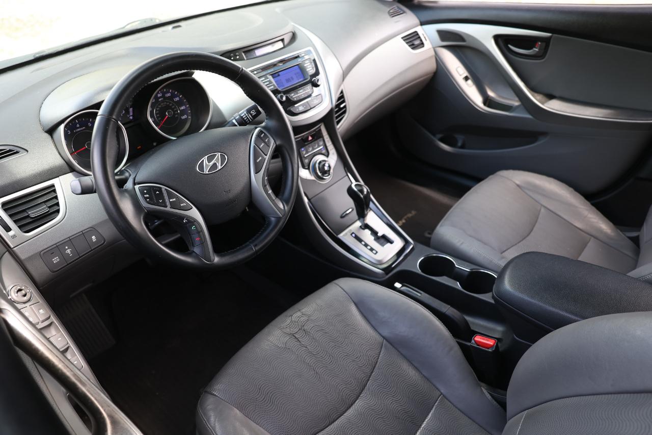 Hyundai Elantra  2013