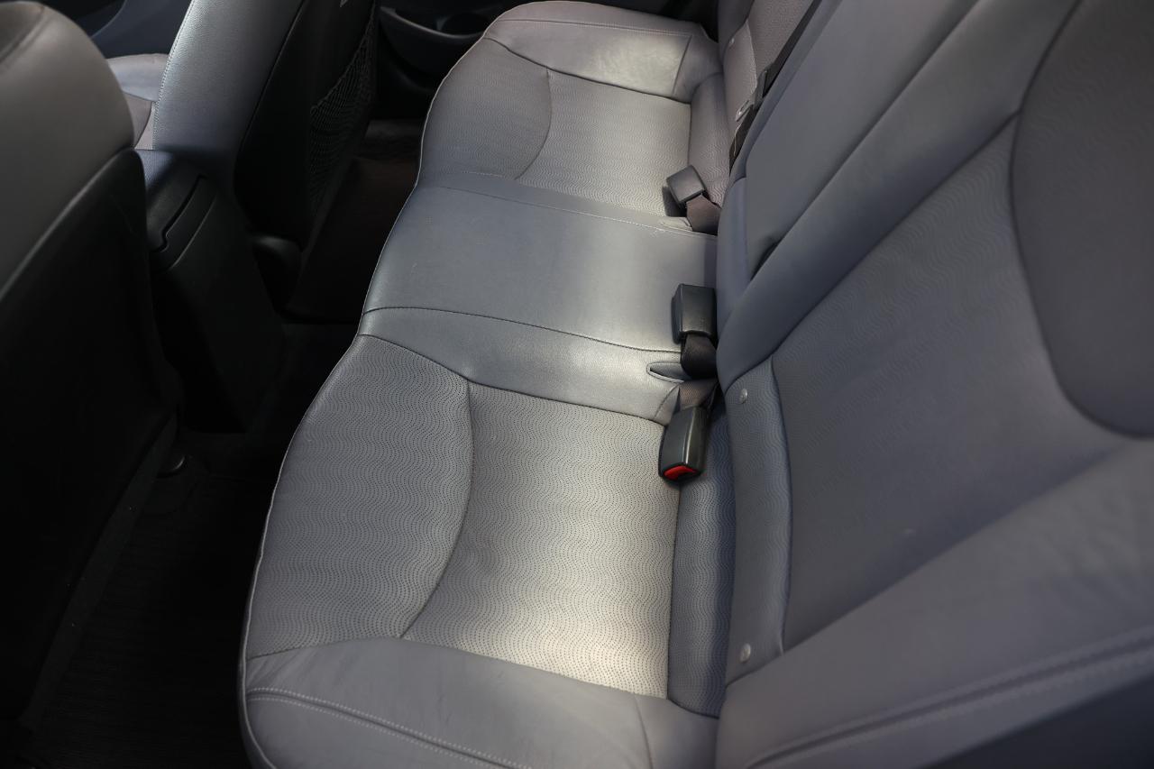 Hyundai Elantra  2013