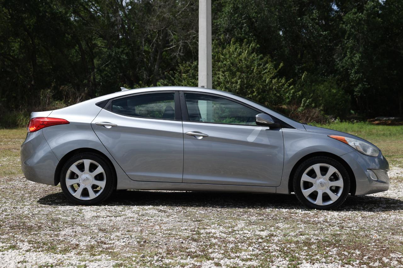 Hyundai Elantra  2013