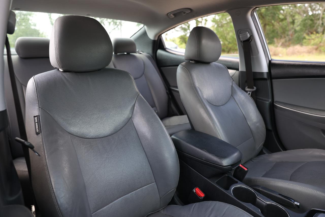 Hyundai Elantra  2013