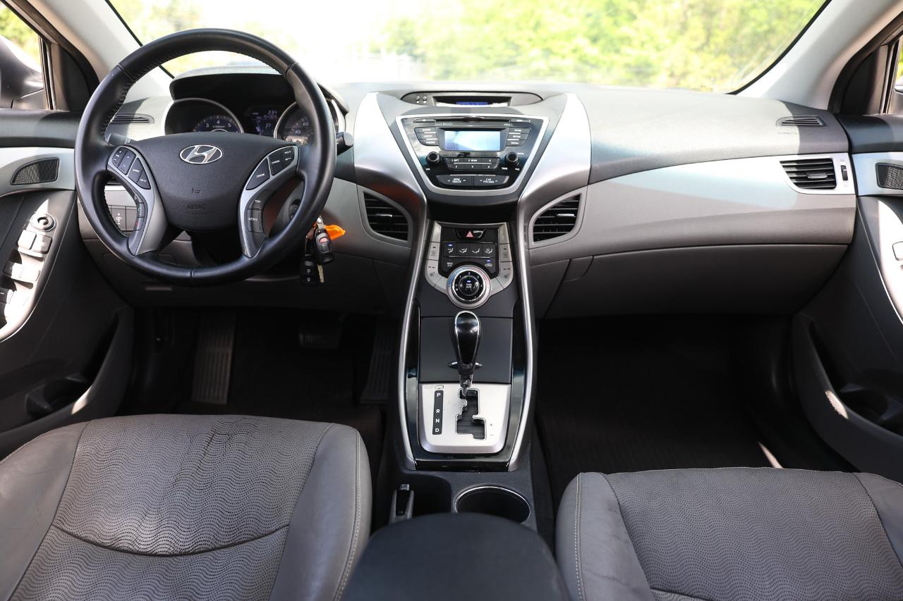 Hyundai Elantra  2013