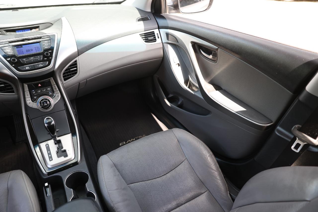 Hyundai Elantra  2013