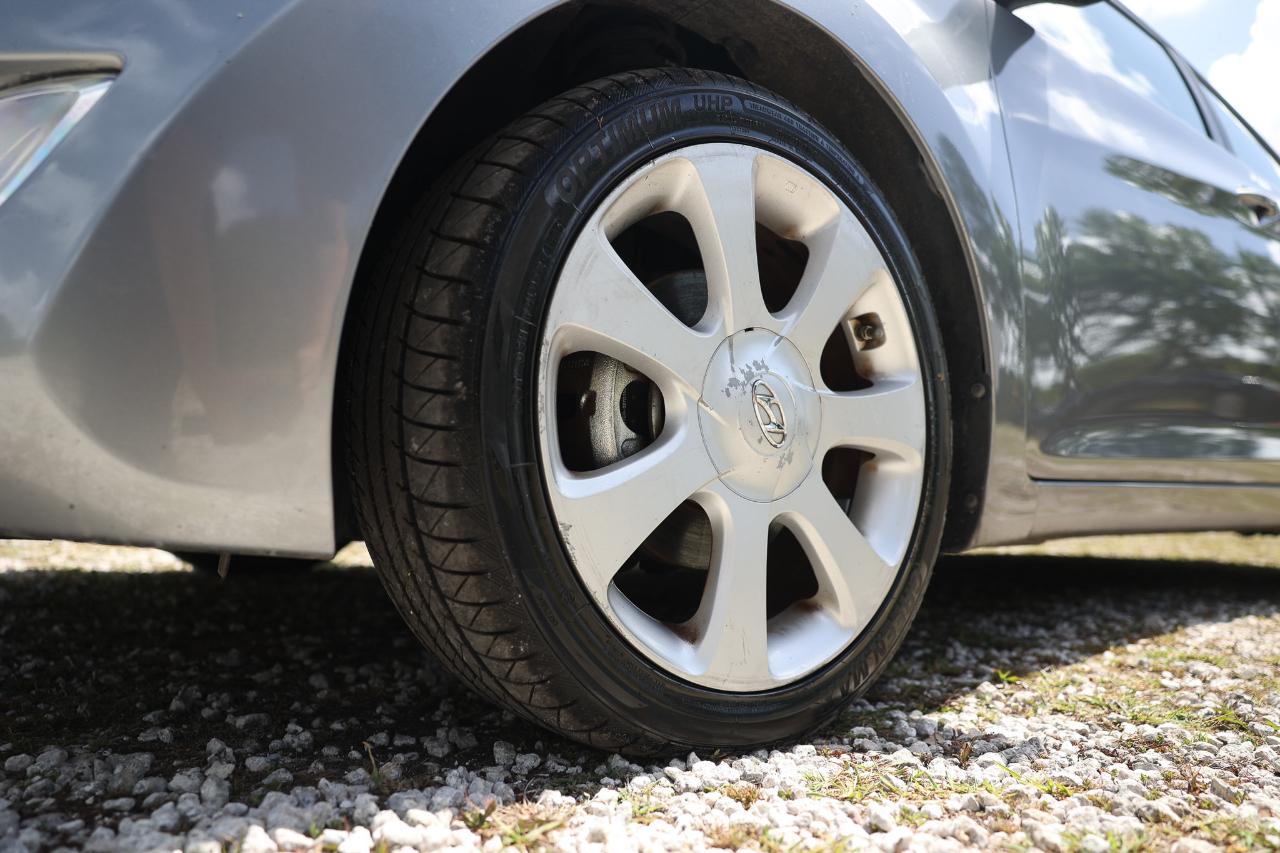 Hyundai Elantra  2013