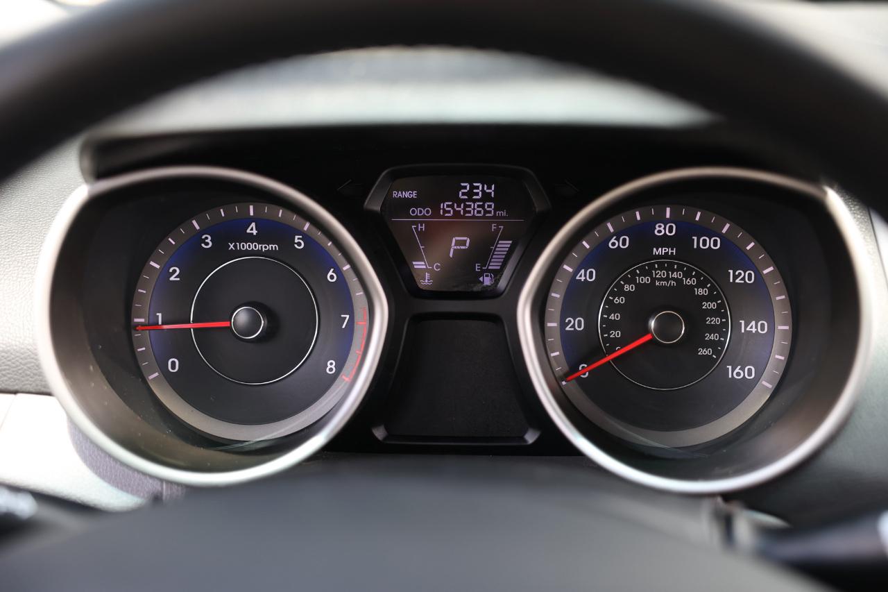 Hyundai Elantra  2013